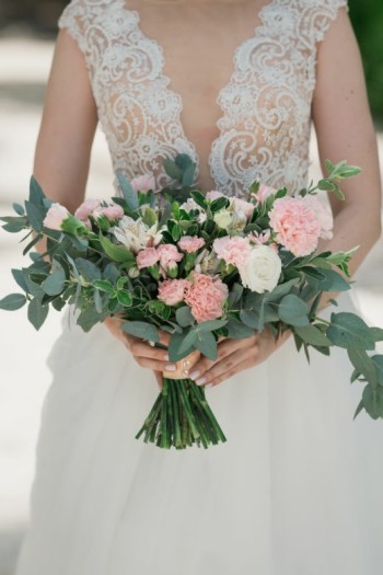 Свадебный букет невесты "Нежная свежесть"