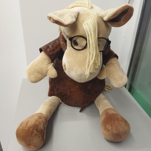 Игрушка с конфетами "конь в пальто"