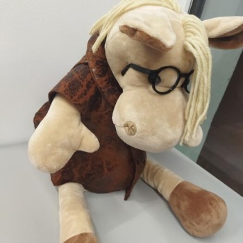 Игрушка с конфетами "конь в пальто"